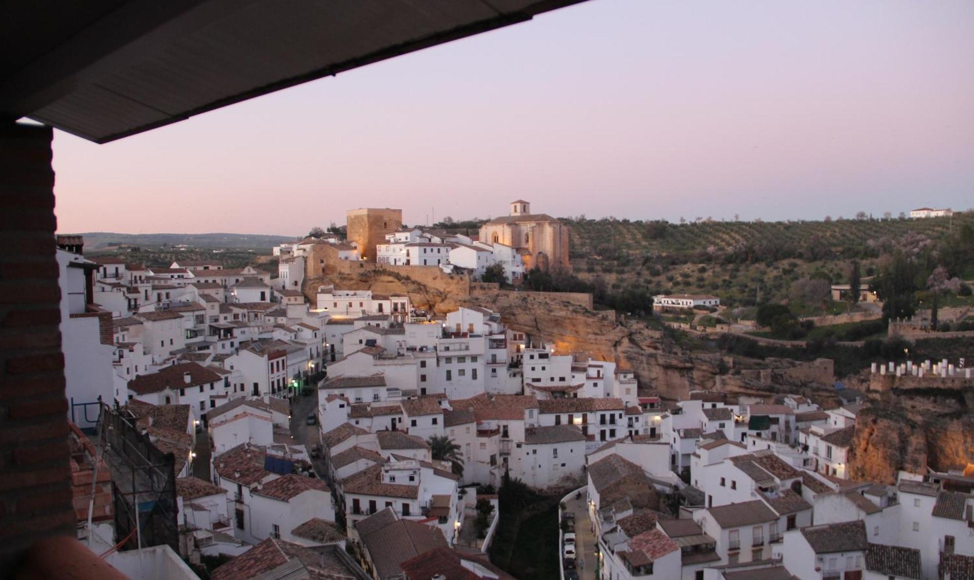Atico De La Miel Apartment Setenil De Las Bodegas Bagian luar foto